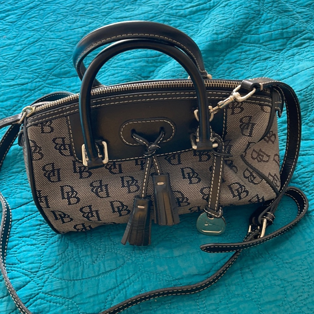 Dooney & Bourke purse